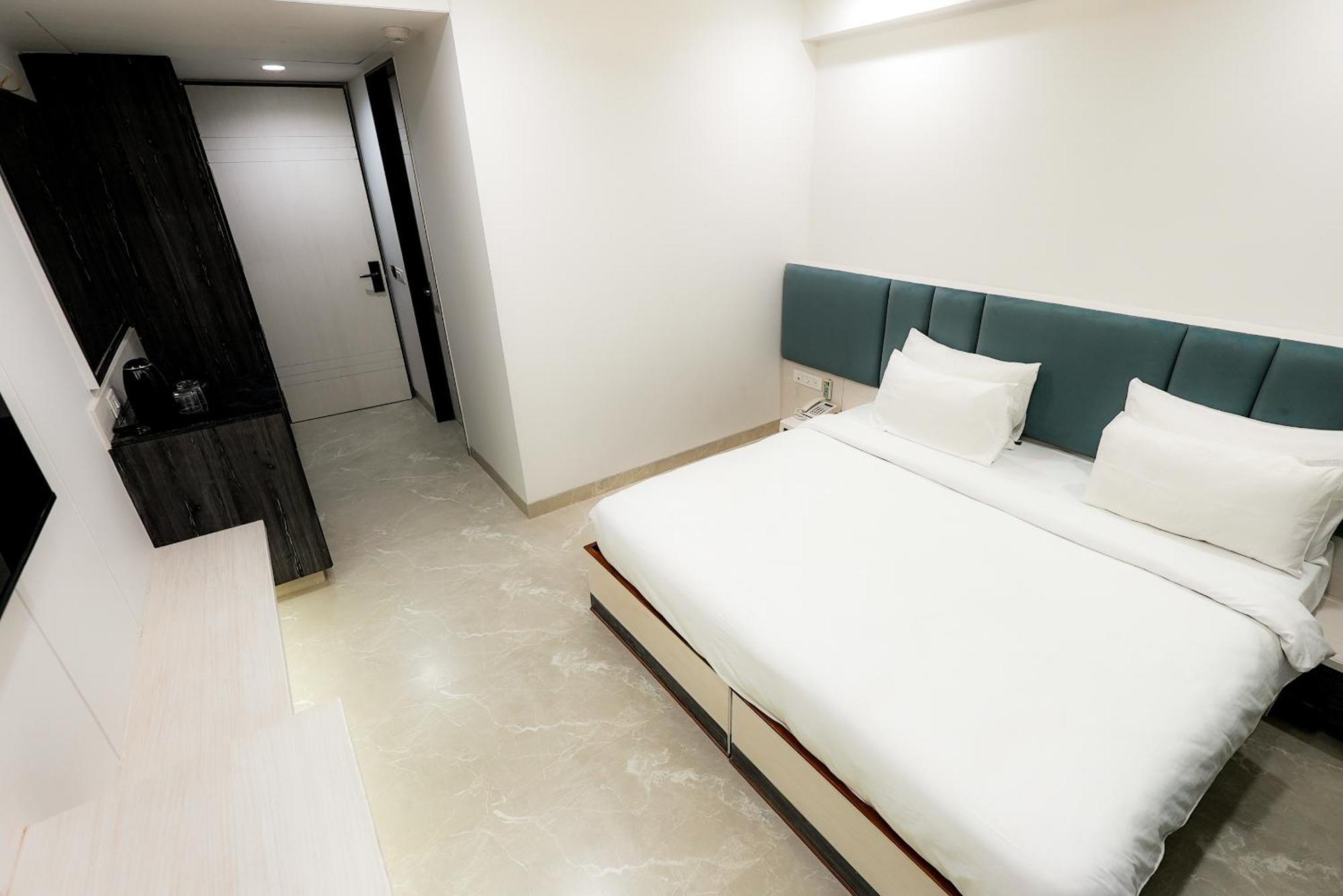 Hotel Elinor By Dazzling Hotels & Resorts Agra  Exterior foto