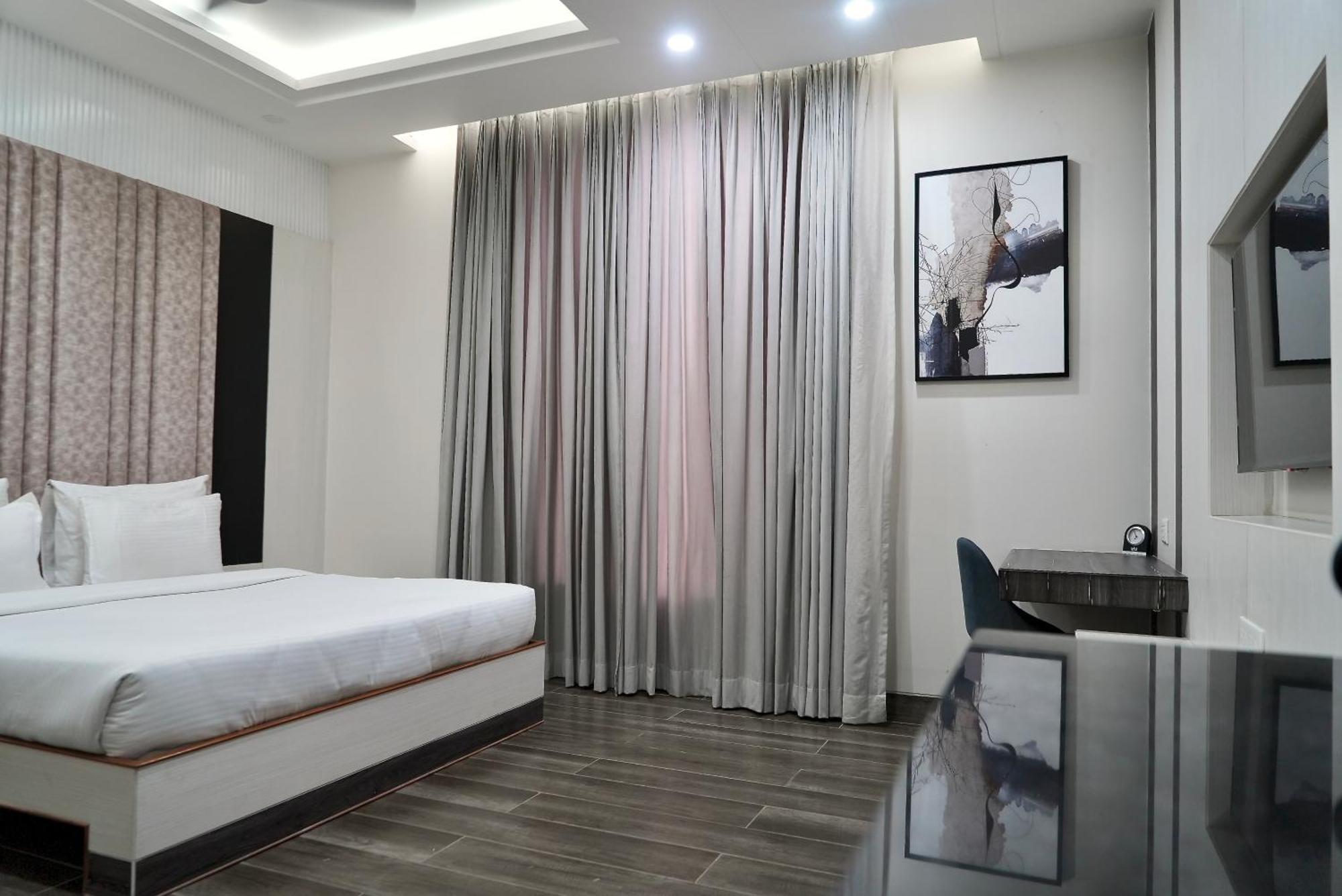 Hotel Elinor By Dazzling Hotels & Resorts Agra  Exterior foto