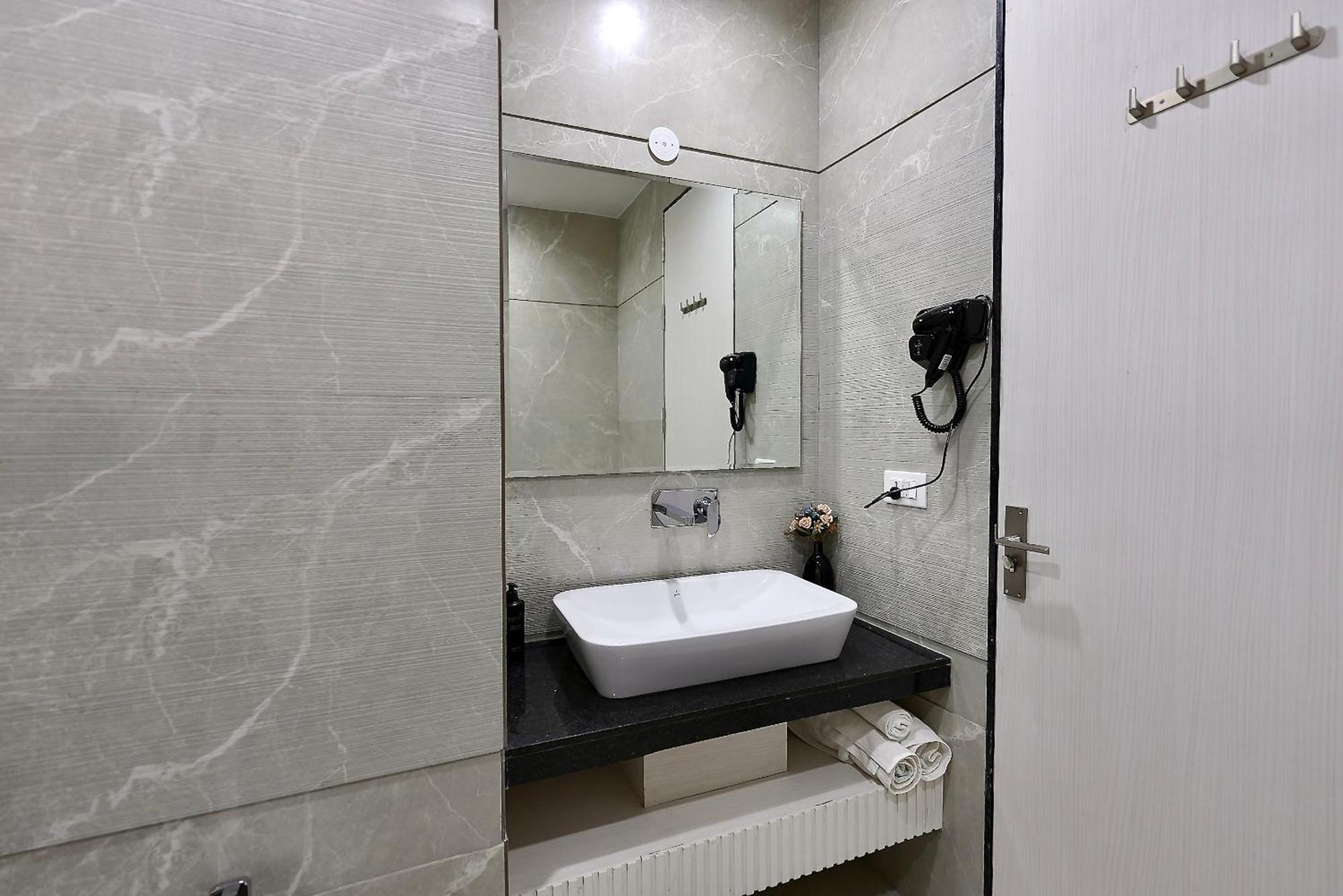 Hotel Elinor By Dazzling Hotels & Resorts Agra  Exterior foto
